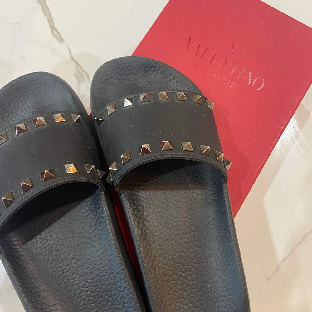 Women's size 38 Black Valentino pool slides with silver hardware Adorable!